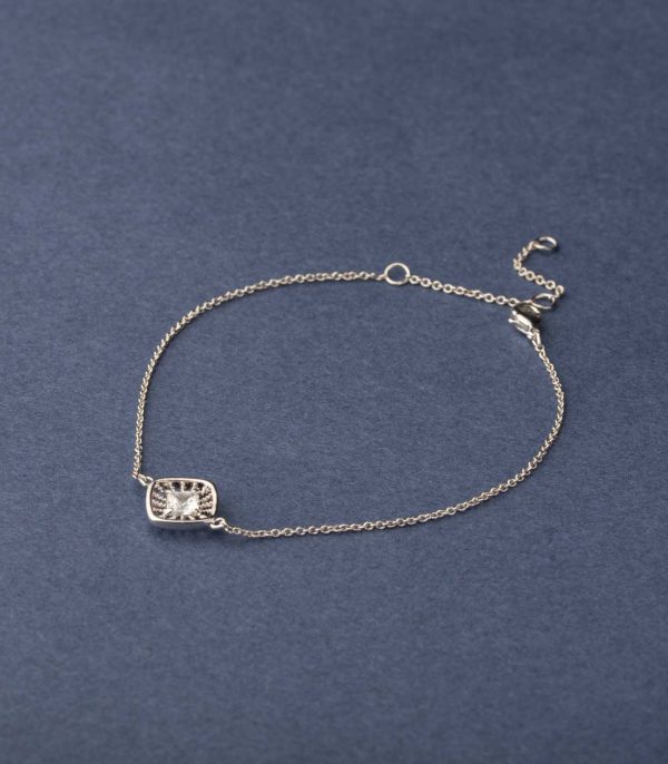 Charming Subtle White Bracelet (Brass) Online