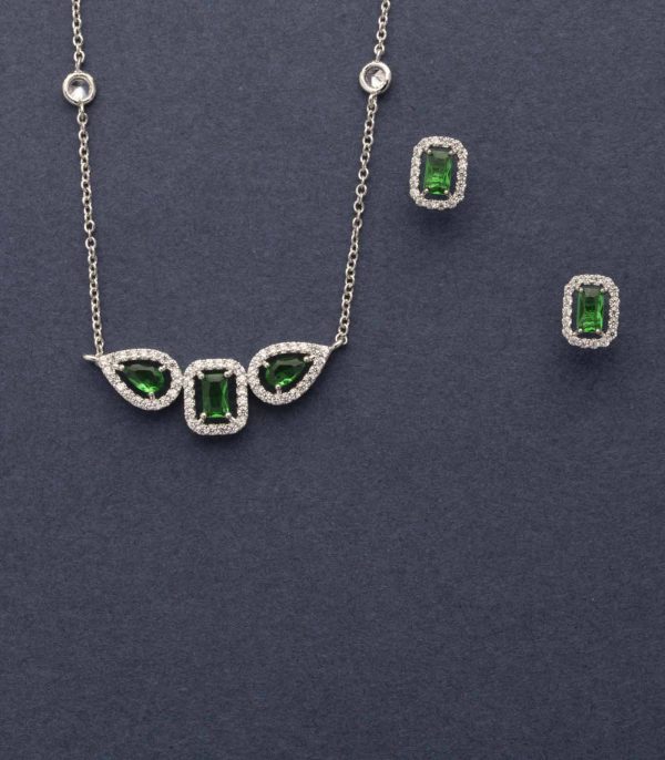 Contemporary Crystal Green Necklace Set (Brass) Sale