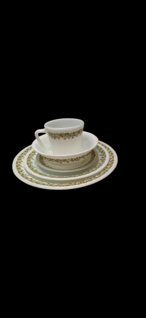 Corelle Crazy Daisy Set of 20 - Four 5 Piece Place Settings Vintage Sale