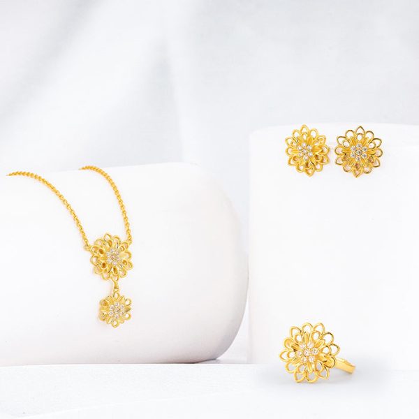 Golden Blooming Flower Set For Sale