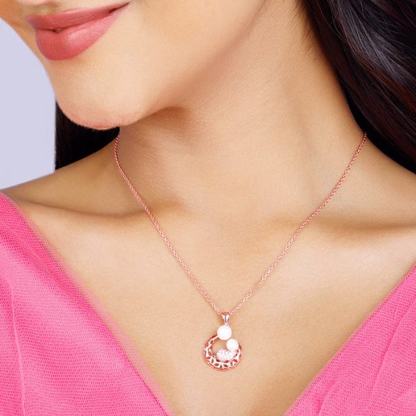 Rose Gold Pearlescent Cuddle Pendant With Link Chain Fashion